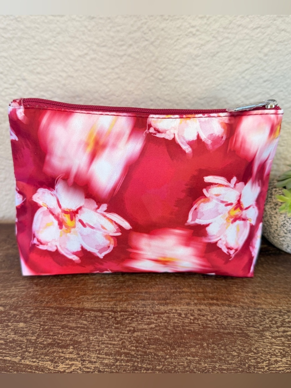 Clinique x Jonathan Cohen Colab Floral Cosmetic Pouch - Picture 2 of 13